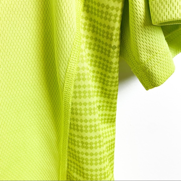 New Balance Bright Green Athletic Short Sleeve Shirt - Picture 5 of 10